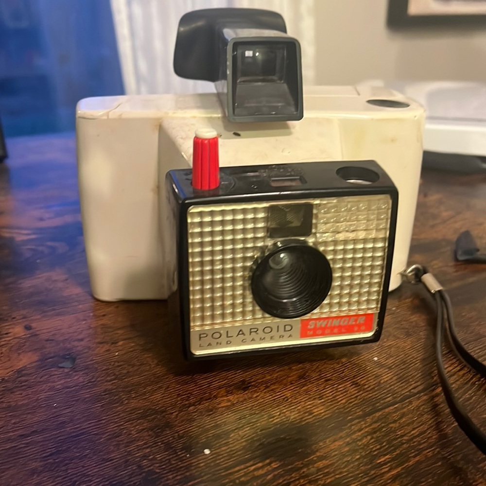 Polaroid Land Camera: Swinger Model 20